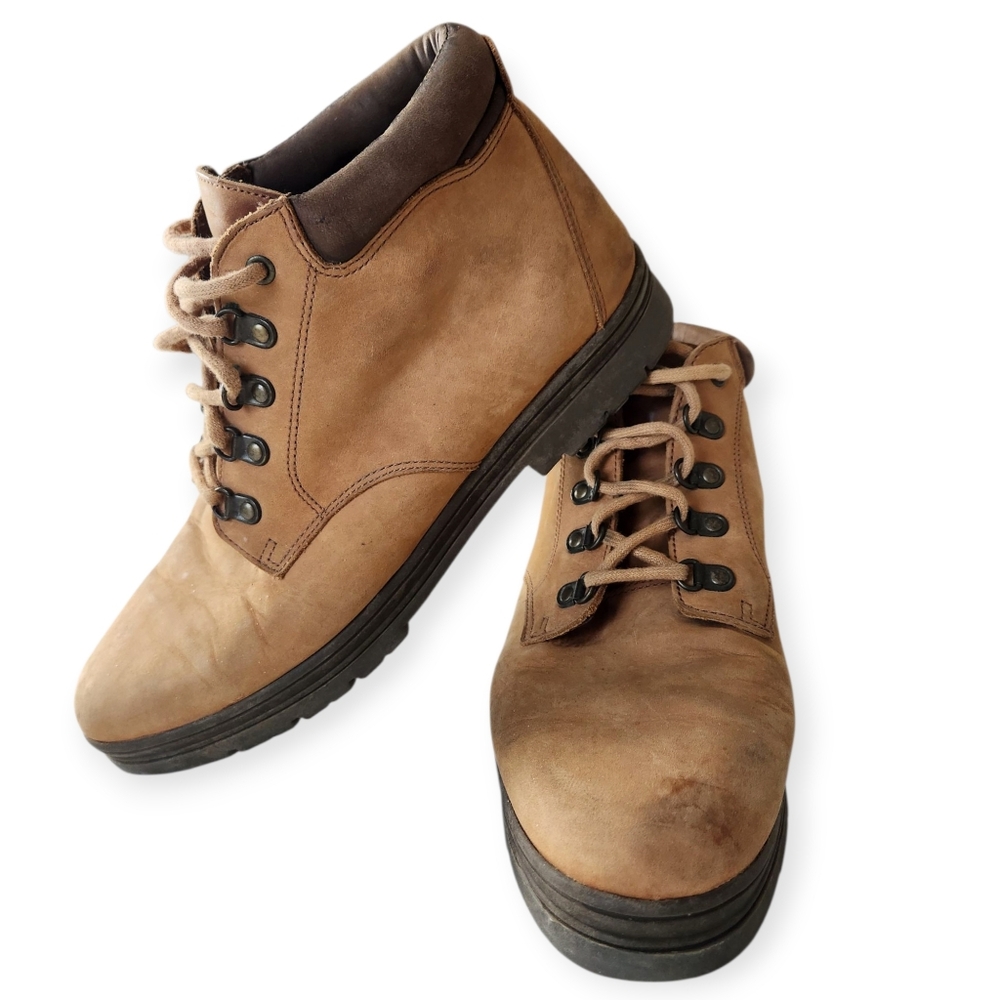 G.H. Bass & Co. Women's Tan Leather Hiking Cabincore Ankle Boots Size 10M - Picture 12 of 12